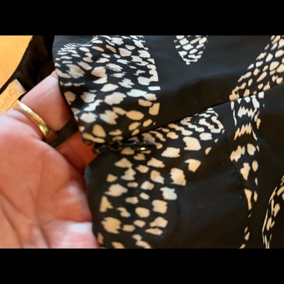 Cache’ bare shoulder top in black,blue, lime - Picture 2 of 4